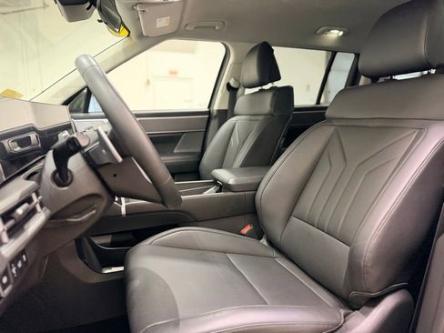 Used 2025 Hyundai Santa Fe SEL AWD/4WD image 13
