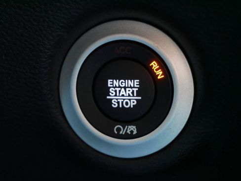 New 2026 Chrysler Pacifica Limited w/ Uconnect Theater Family Group image 20