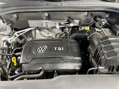 Used 2022 Volkswagen Atlas Cross Sport SE image 28