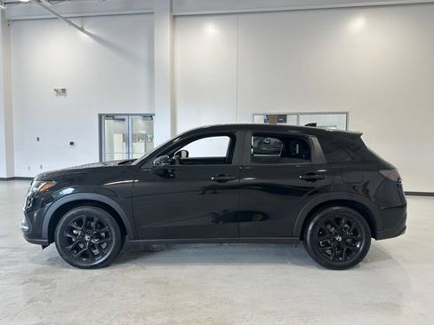 Used 2025 Honda HR-V Sport image 9