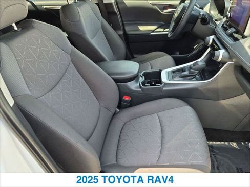 Used 2025 Toyota RAV4 XLE FWD image 25