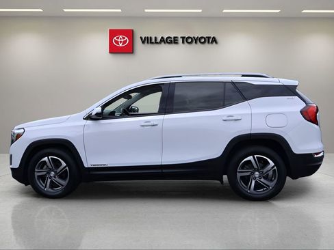Used 2021 GMC Terrain SLT FWD image 2
