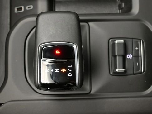 Used 2024 GMC Sierra 1500 AT4X image 21