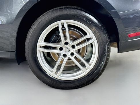 Used 2023 Porsche Macan w/ Premium Package Plus AWD/4WD image 37
