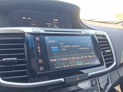 Used 2017 Honda Accord EX-L image 26