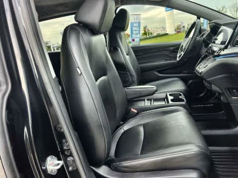 Used 2023 Honda Odyssey Touring image 12