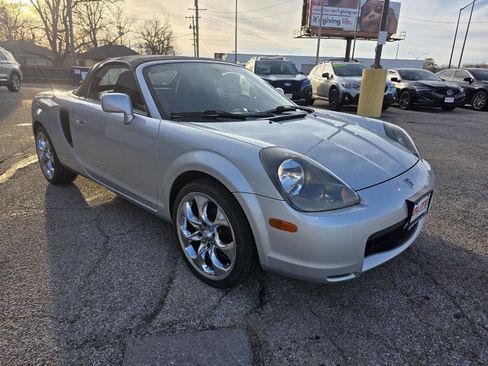 Used 2001 Toyota MR2 image 11