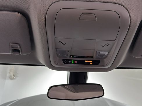 Used 2018 GMC Acadia SLE image 11