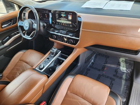 Used 2022 Nissan Pathfinder Platinum w/ Cargo Package image 15