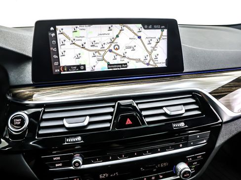 Used 2018 BMW 530e image 20