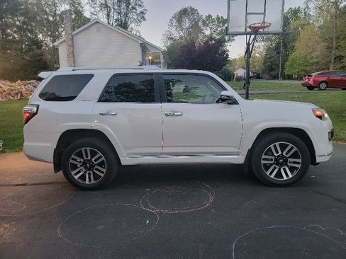 Used 2022 Toyota 4Runner Limited image 3