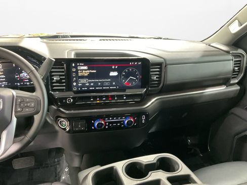 Used 2026 GMC Sierra 1500 SLT AWD/4WD image 12