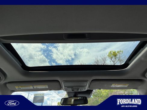 Used 2022 Honda CR-V Touring image 32