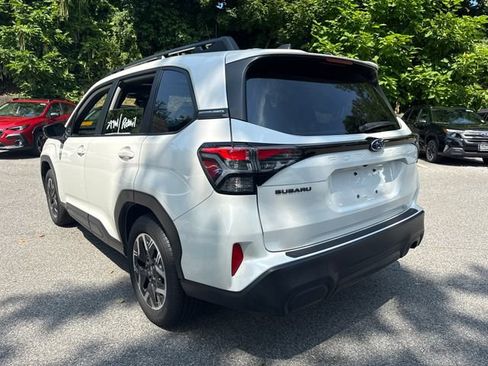 Used 2025 Subaru Forester Premium AWD/4WD image 5