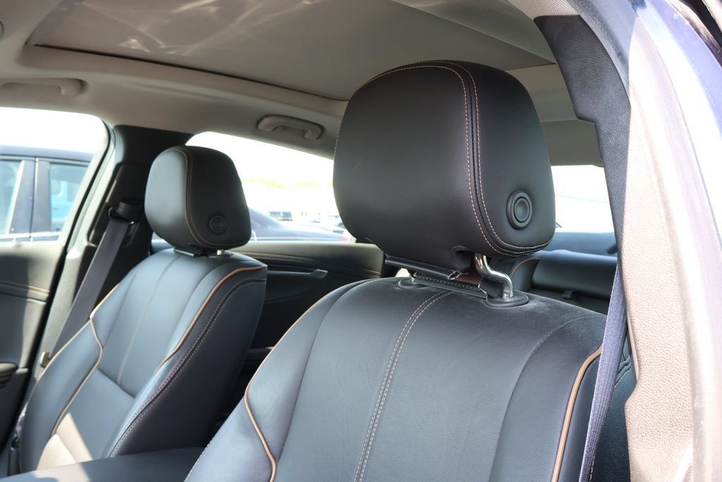Used 2016 Chevrolet Impala LTZ w/ Enhanced Convenience Package FWD image 11