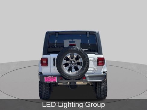 Used 2018 Jeep Wrangler Unlimited Sahara AWD/4WD image 4