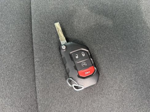 Used 2025 Jeep Wrangler Sport AWD/4WD image 31