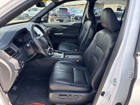 Used 2023 Honda Passport TrailSport image 15