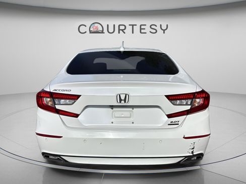 Used 2021 Honda Accord Touring image 6