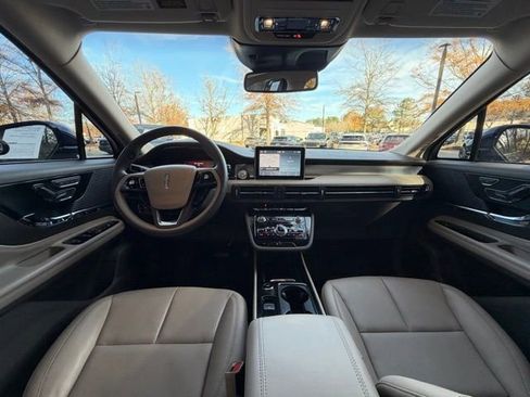 Certified 2022 Lincoln Corsair FWD w/ Equipment Group 101A image 7