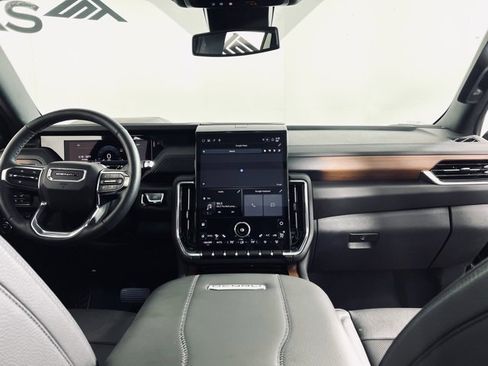 Used 2025 GMC Yukon Denali image 36