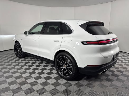 Certified 2026 Porsche Cayenne Coupe AWD/4WD image 3