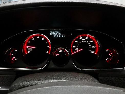 Used 2016 GMC Acadia SLT w/ Open Road Package FWD image 29