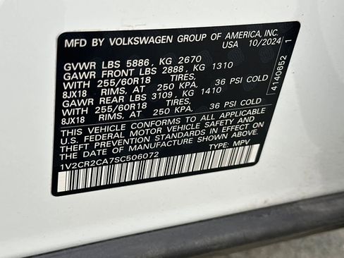 Used 2025 Volkswagen Atlas Peak Edition SE image 31