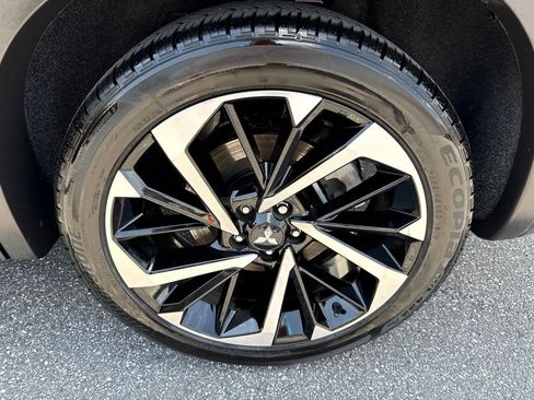 Used 2024 Mitsubishi Outlander SE Black Edition AWD/4WD image 9