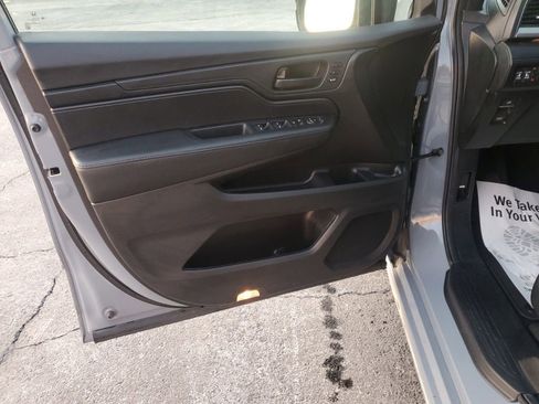 Used 2024 Honda Odyssey Sport image 12