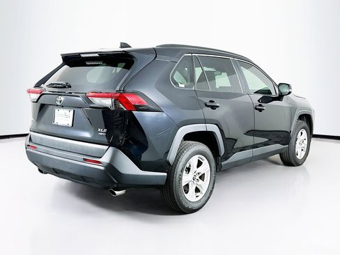 Used 2021 Toyota RAV4 XLE image 9