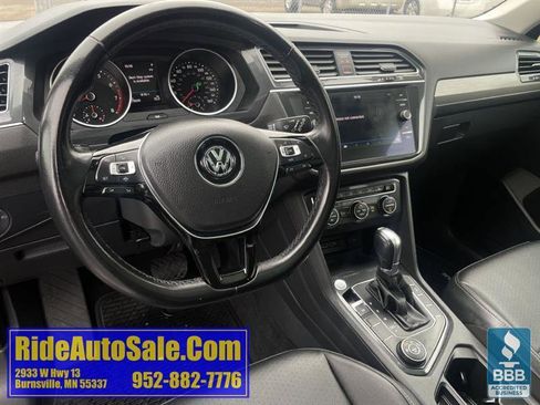 Used 2019 Volkswagen Tiguan SE w/ Panoramic Sunroof Package image 26