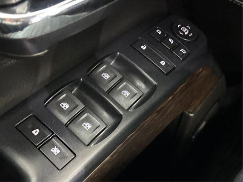 Used 2019 GMC Sierra 2500 Denali w/ Duramax Plus Package AWD/4WD image 41