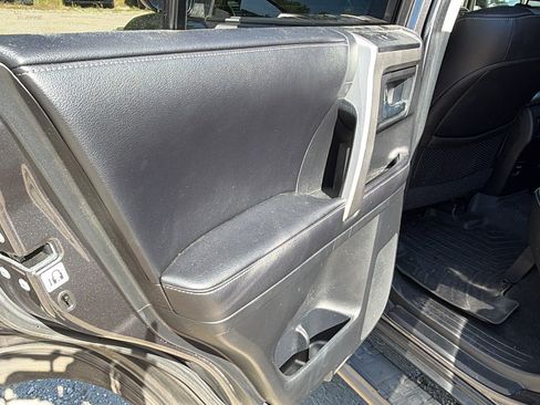Used 2017 Toyota 4Runner SR5 Premium RWD image 22