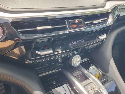 Used 2023 Acura MDX FWD w/ Technology Package image 32