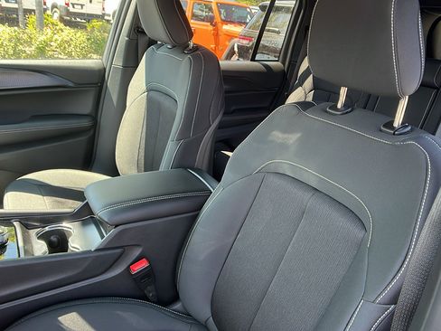 New 2025 Jeep Grand Cherokee Laredo w/ MOPAR Finishing Package image 18