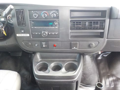 Used 2016 Chevrolet Express 2500 RWD image 30