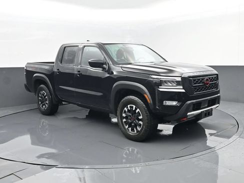 Used 2024 Nissan Frontier PRO-4X AWD/4WD image 3