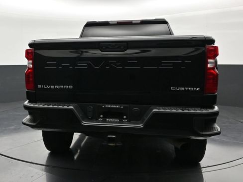 Used 2023 Chevrolet Silverado 2500 Custom w/ Custom Value Package AWD/4WD image 4