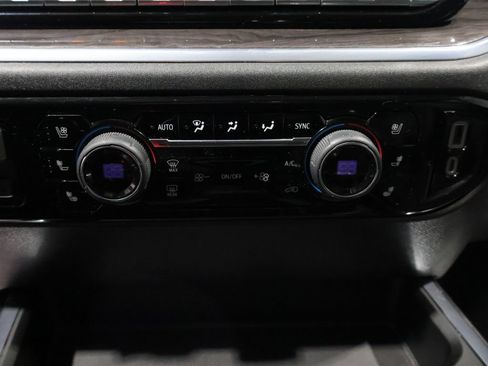 Used 2022 Chevrolet Silverado 1500 LTZ w/ LTZ Premium Package AWD/4WD image 33