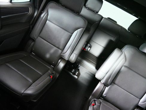 Used 2021 GMC Yukon Denali AWD/4WD image 12
