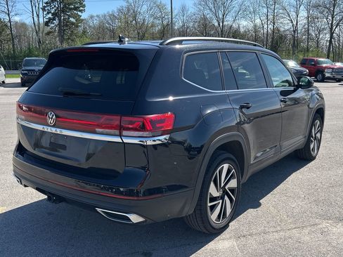 Used 2024 Volkswagen Atlas SE image 4