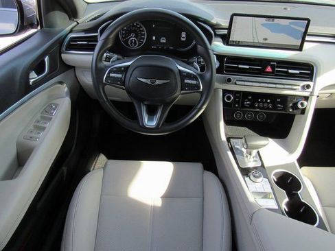 Used 2025 Genesis G70 2.5T image 10