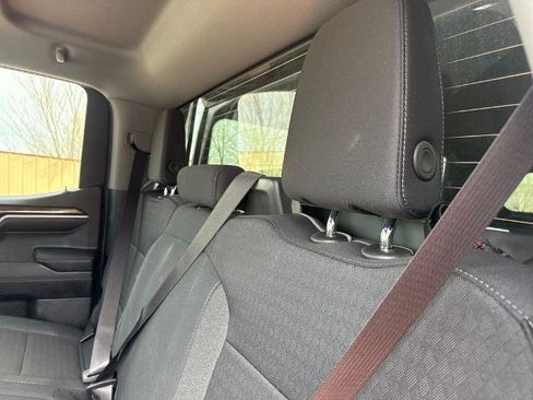 Used 2023 GMC Sierra 1500 SLE image 18