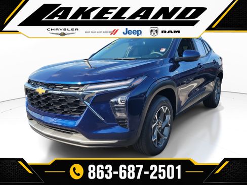 Used 2024 Chevrolet Trax LT FWD image 3