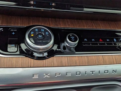 New 2025 Ford Expedition King Ranch image 30