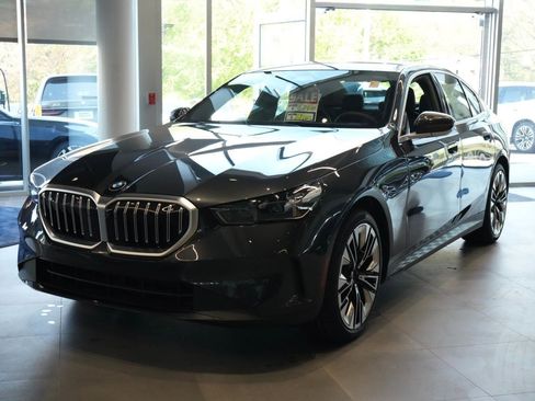 New 2026 BMW 530i xDrive w/ Premium Package AWD/4WD image 1