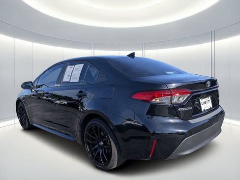 Used 2025 Toyota Corolla LE FWD image 6