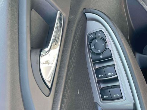 Used 2025 Chevrolet Malibu LT FWD image 11