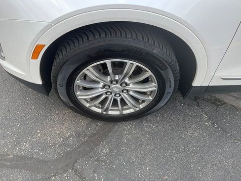 Used 2019 Cadillac XT5 Luxury AWD/4WD image 2
